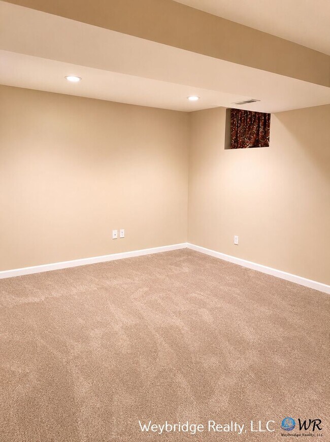 Building Photo - 9821 Timbers Dr