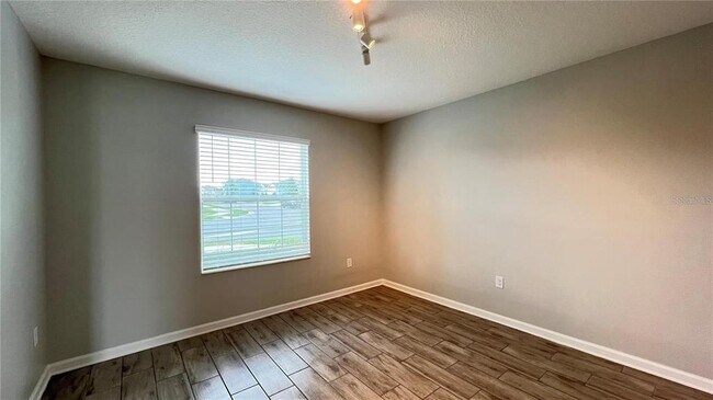 Building Photo - 1343 Lassen St