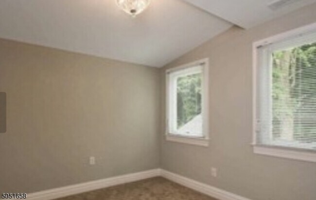 Building Photo - 367 Godwin Ave