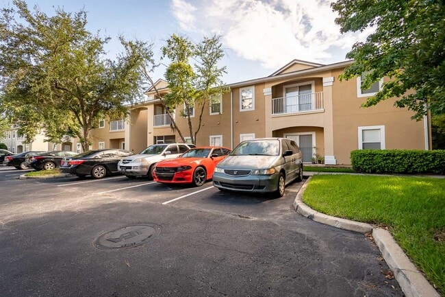 Building Photo - ***SPECIAL - TWO WEEK FREE*** Spacious 2BR...