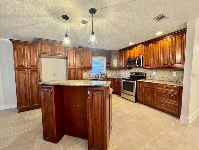 Building Photo - 2559 W Lake Dr