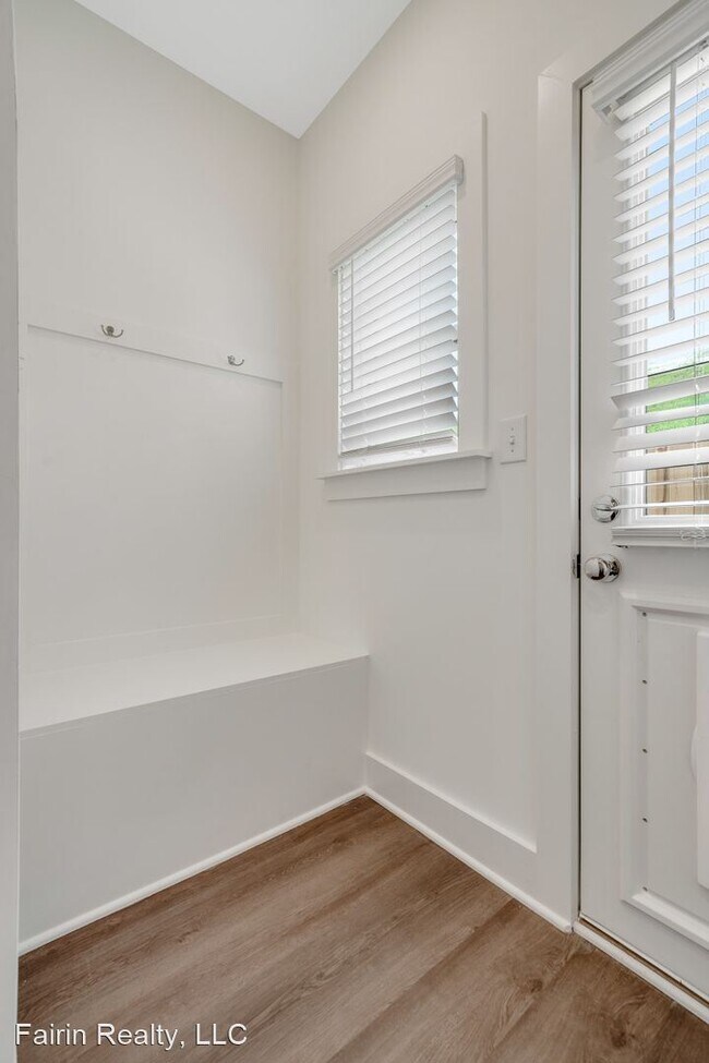 Building Photo - 2 br, 2.5 bath House - 4263 Brevard Blvd