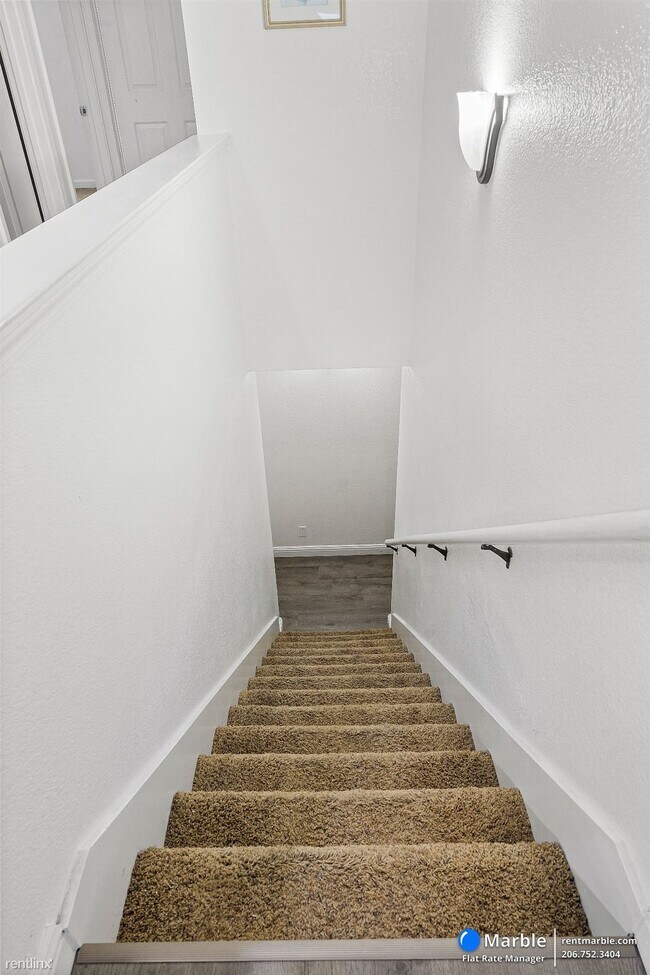 Building Photo - 3 br, 2 bath Condo - 17 Kiska Rd