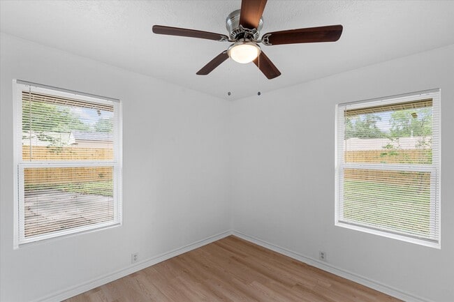 Building Photo - 2214 Ansbury Dr