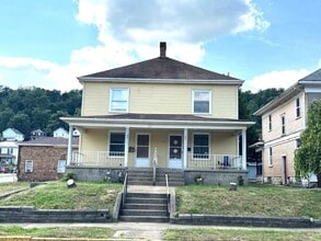 Building Photo - West Street Townhouses