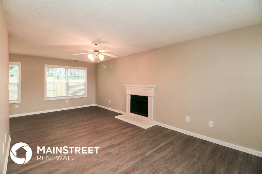 Building Photo - 4895 Wolfcreek View