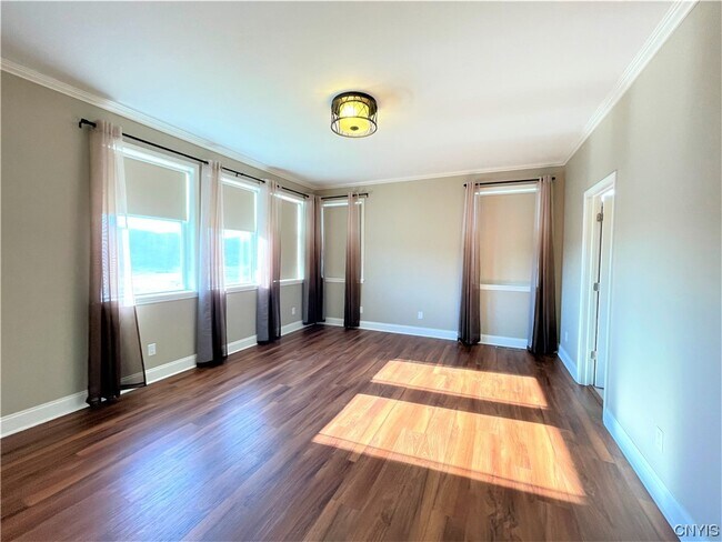 Building Photo - 5983 Paradise Cir