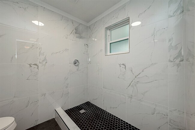 Building Photo - 23130 Bayleaf Dr