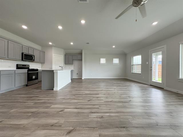 Building Photo - 3705 Ray Roberts Dr