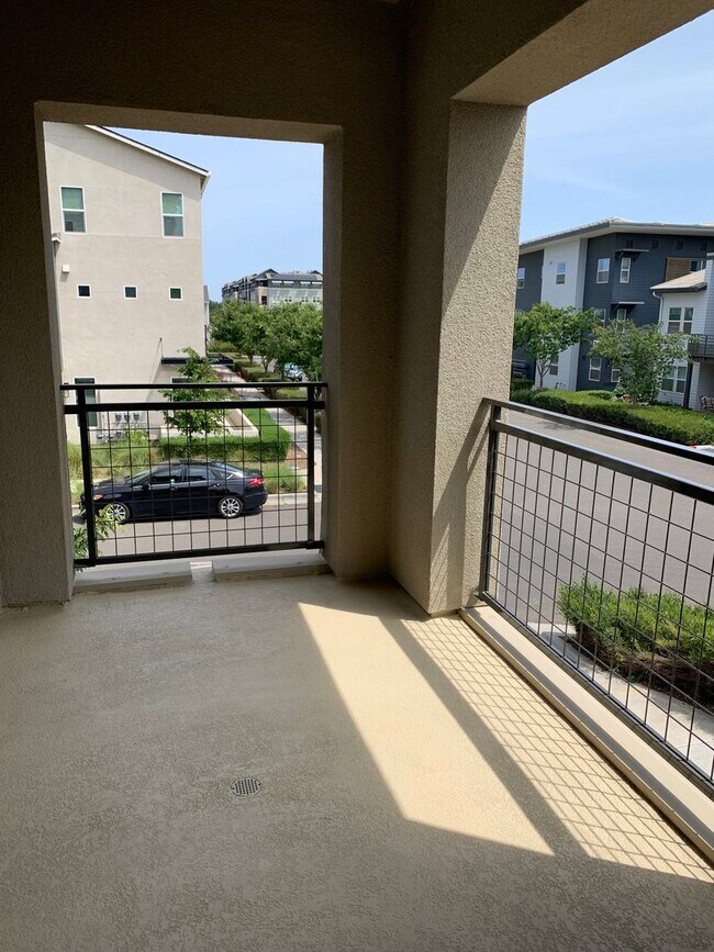 Building Photo - Luxury Apartment in The Cannery