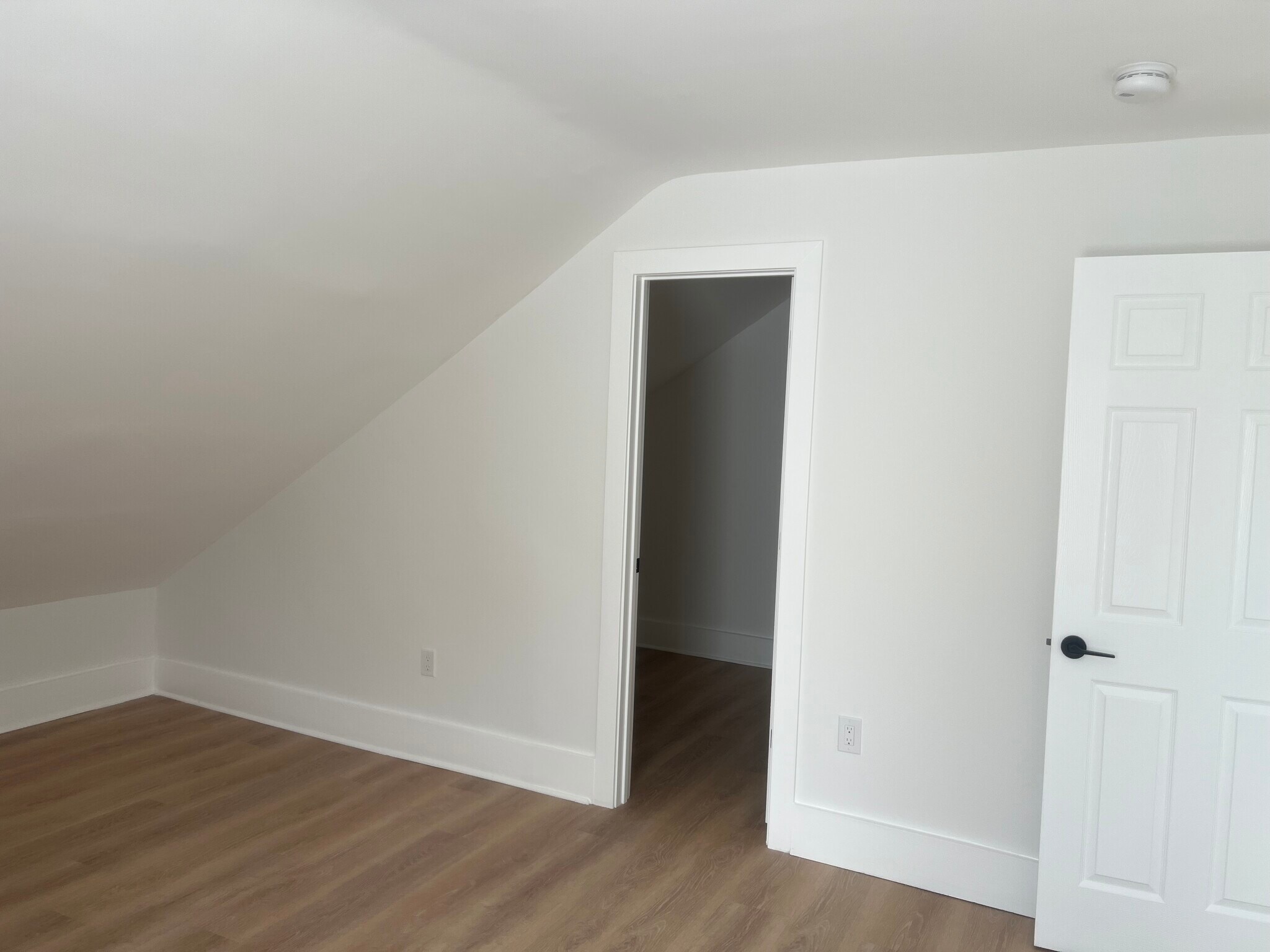 Building Photo - 10 Gates St