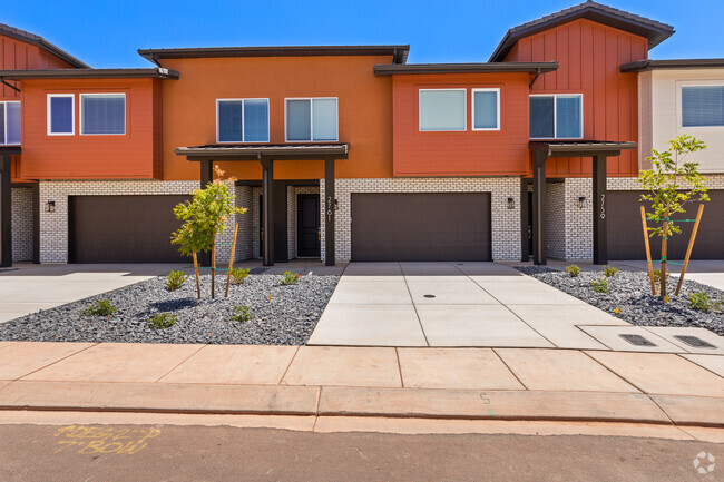 Building Photo - Coyote Landing