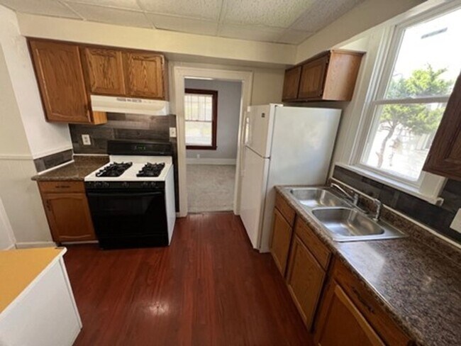 Building Photo - 1155 Big Falls Ave
