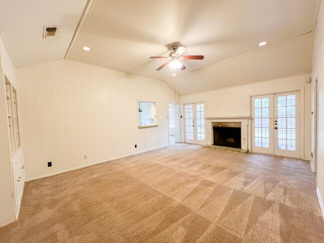 Building Photo - 11103 Whisper Hollow