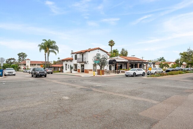 Building Photo - 6106-6108 Paseo Delicias