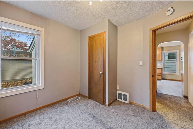 Building Photo - 4143 - Columbia Heights