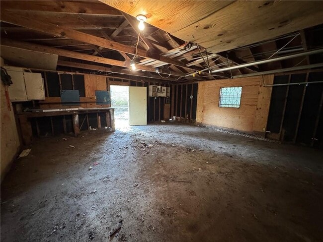 Building Photo - 102 9th Ave