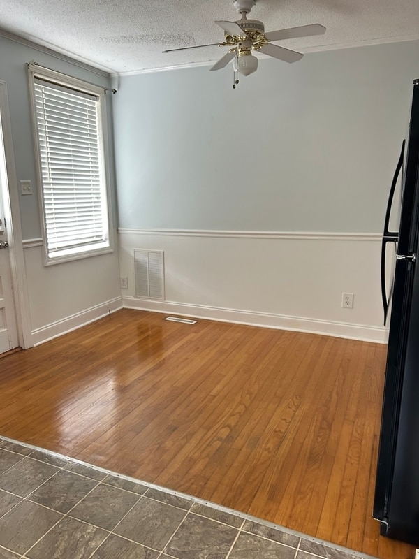 Building Photo - 108 S Rockview Dr