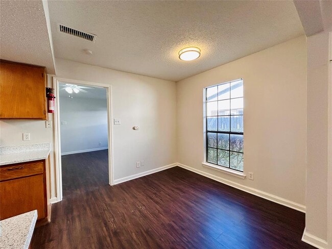 Building Photo - 9317 Kempler Dr