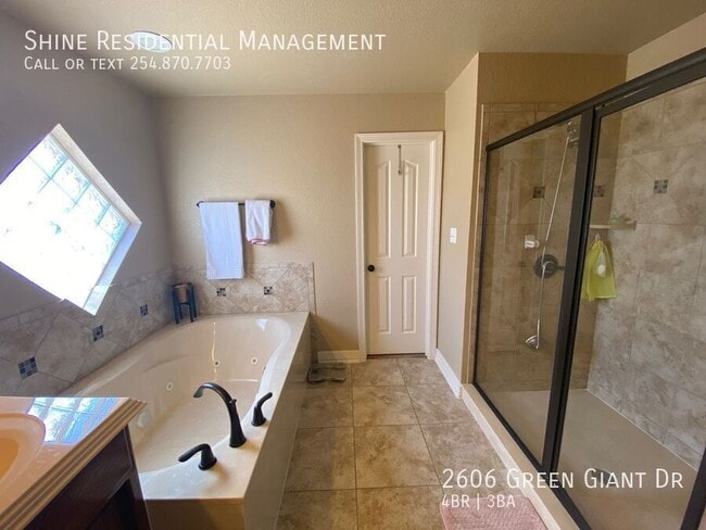 Building Photo - 2606 Green Giant Dr