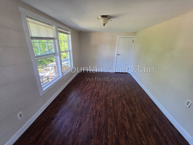 Building Photo - 41 Westwood Pl