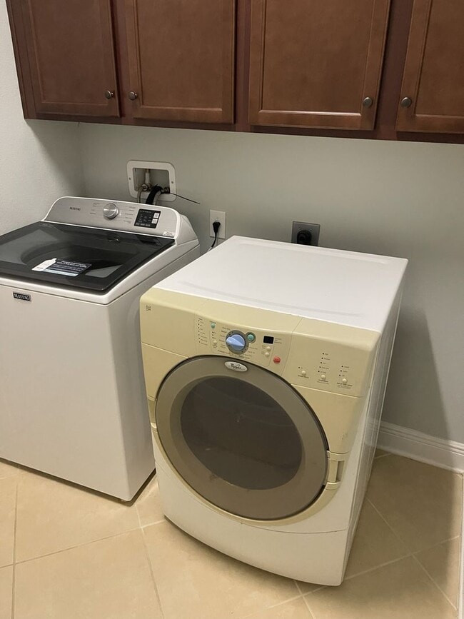 Building Photo - Paradise, Tranquility & Convenience — A Must-See Home in The Reserve at Minneola