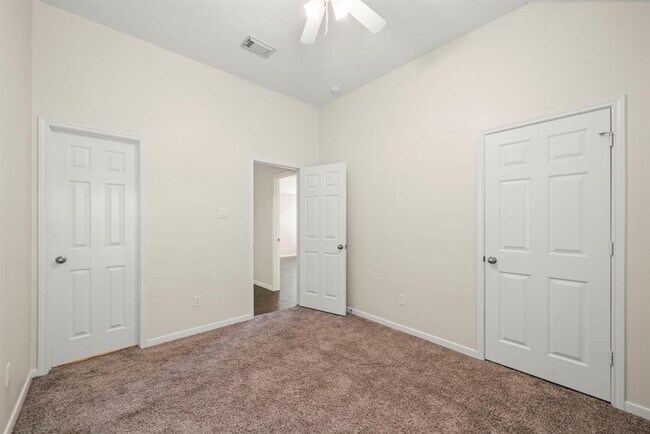 Building Photo - 2203 Falcon Knoll Ln