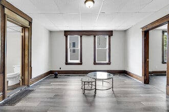 Building Photo - 413 Forest Ave