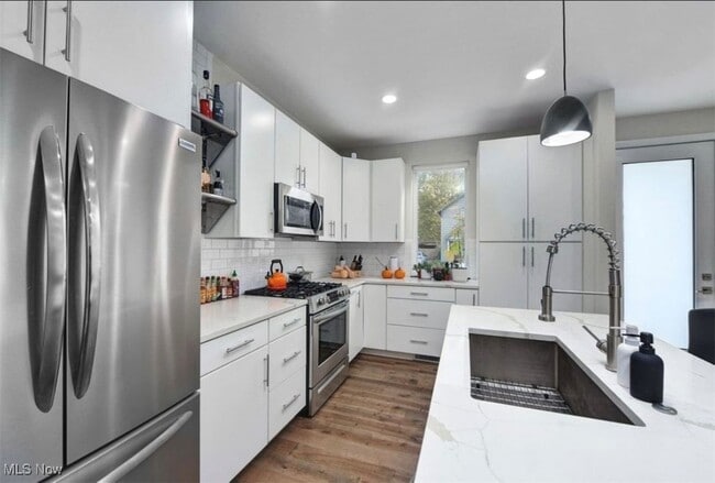 Building Photo - 1926 W 52nd St