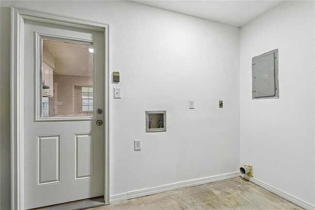 Building Photo - 406 Pine Shadows Dr