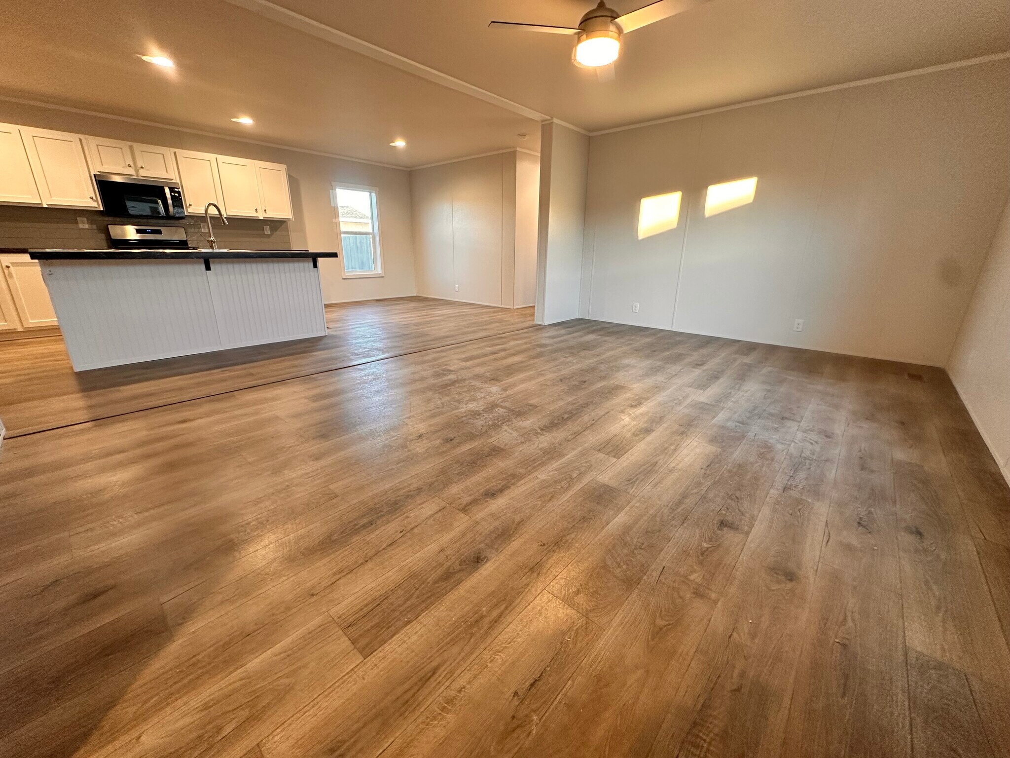 Building Photo - 18 Jubilee St