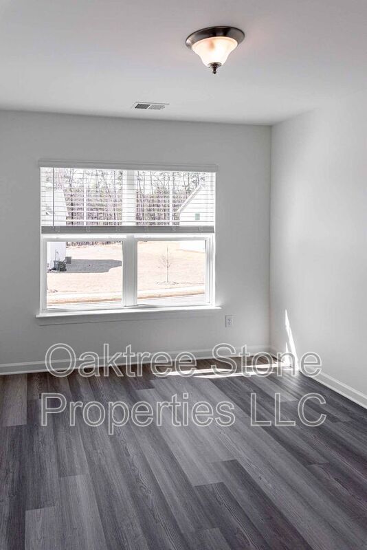 Building Photo - 3378 Skyland Dr