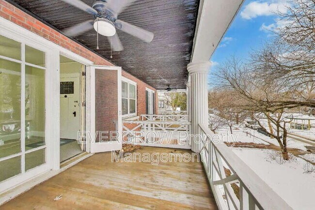 Building Photo - 945 Woodruff Place Middle Dr