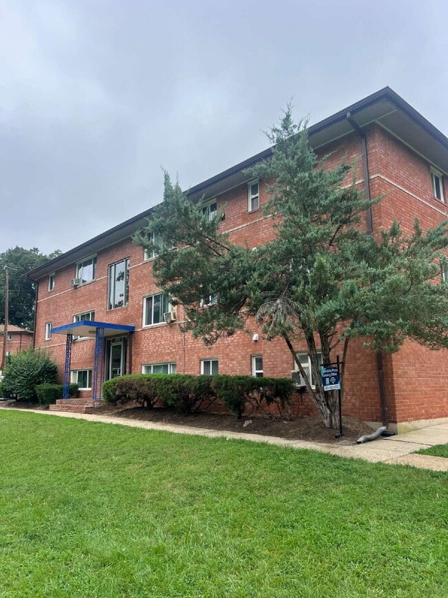 Building Photo - Charming 1 Bedroom Apartment in Woodbridge...