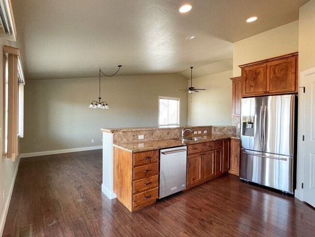 Building Photo - Beautiful 2 bed, 2 bath home with office/3rd bedroom in Eagle just off State and Linder in the Pr...