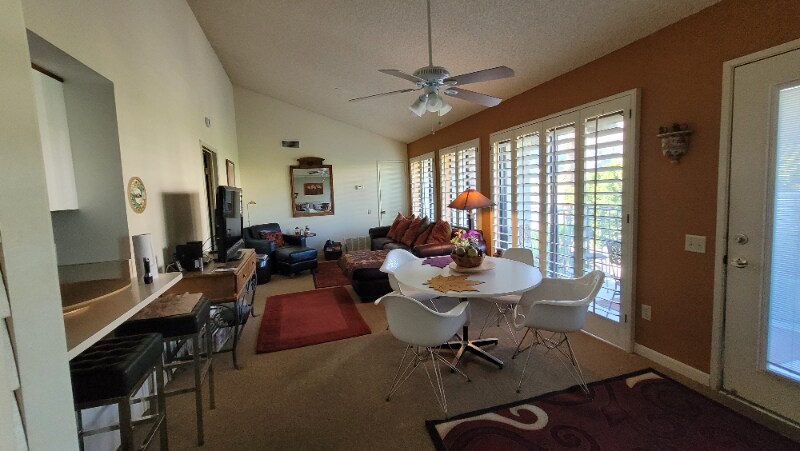 Building Photo - 1100 E Amado Rd