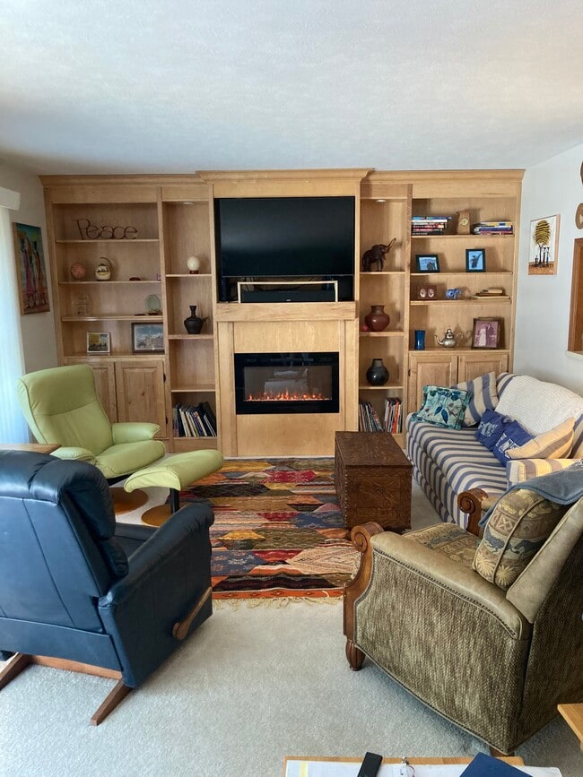 Living room - 1408 Kentfield Way