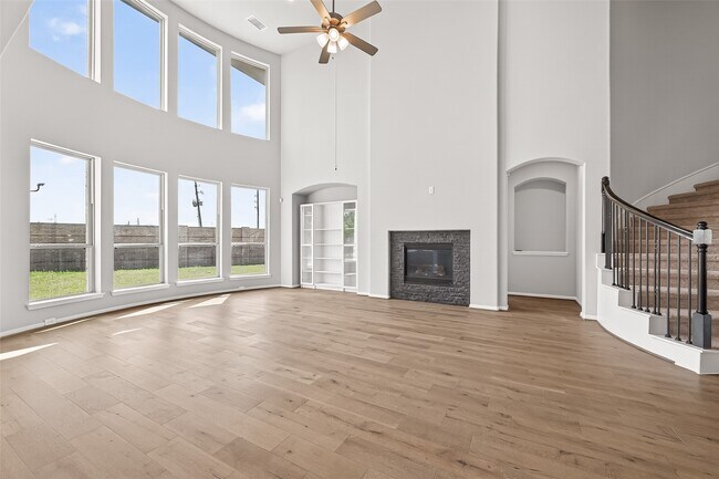 Building Photo - 19103 Goodnight Peak Tr