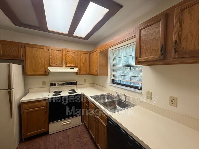 Building Photo - 4583 Burchdale St