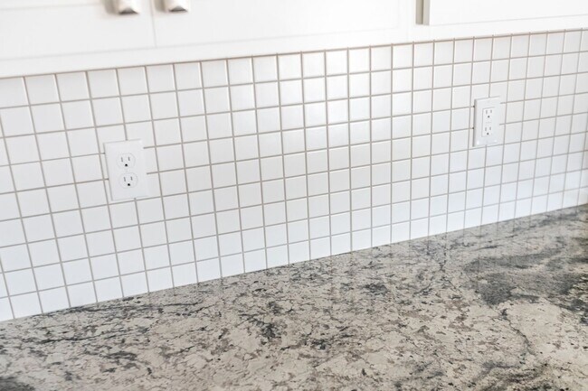 Building Photo - Adorable and Affordable Alley Load Home For Rent in Meridian!  A must see!