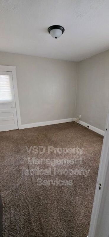 Building Photo - 12819 Edmonton Ave