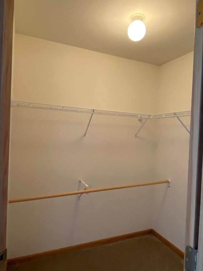 Building Photo - 2735 Canyon Dr