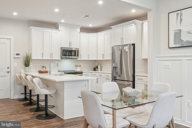 Building Photo - 44603 Wolfhound Sq