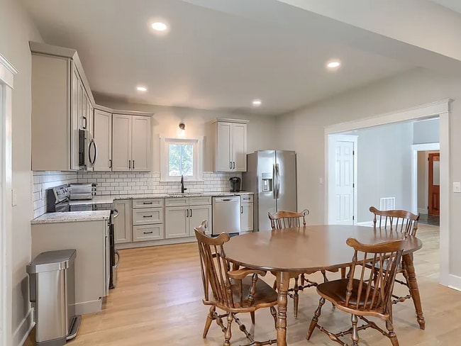 Building Photo - 3 Bedroom /2.5 Bathroom/ Listing by GMPS/ Lebanon