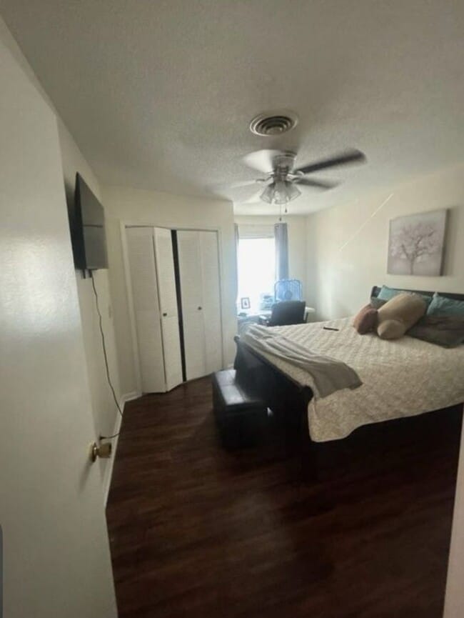 Building Photo - Condo 2 bedroom 1.5 bath In Florence Hoffmyer