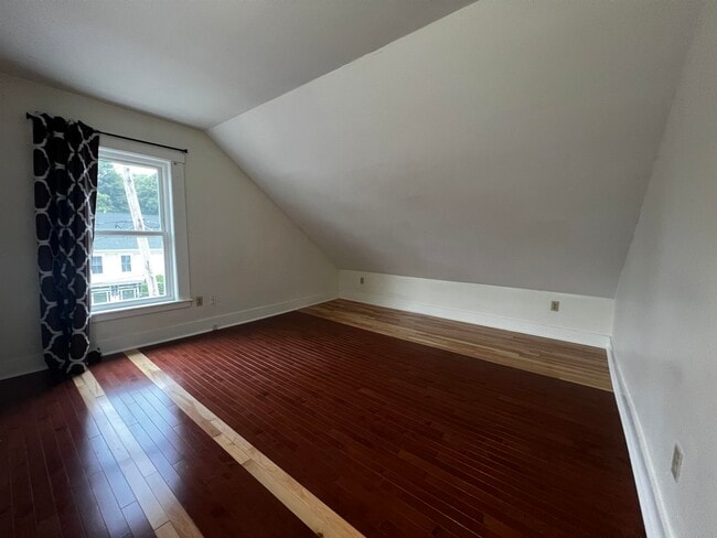 Building Photo - 26 6th St