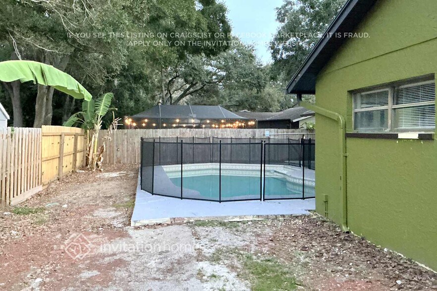 Building Photo - 2126 Little Brook Ln