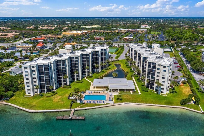 Building Photo - 19800 Sandpointe Bay Dr S