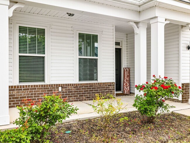 Building Photo - Towne Pointe Community