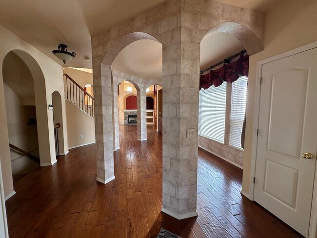 Building Photo - 2-Story in Pinecreek
